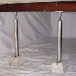 crawl space jack posts installed in an encapsulated crawl space in Shelbyville